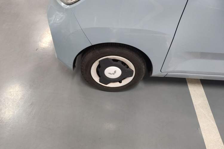 Used Wuling Hongguang MINIEV 2022 Enjoy Edition Lithium Iron Phosphate Left Front Wheel Hub