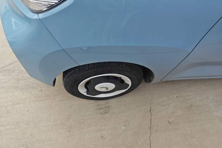 Used Wuling Hongguang MINIEV 2022 Easy Version Lithium Iron Phosphate Left Front Wheel Hub