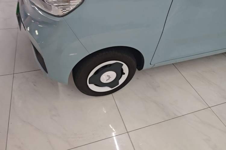 Used Wuling Hongguang MINIEV 2022 Zizai Version Lithium Iron Phosphate Left Front Wheel Hub