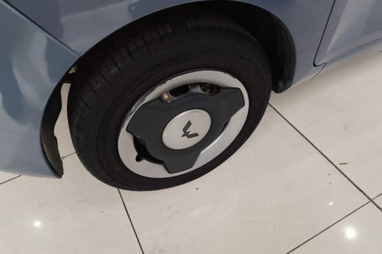 Used Wuling Hongguang MINIEV 2022 Macaron Premium Model – Lithium Iron Phosphate Left Front Wheel Hub
