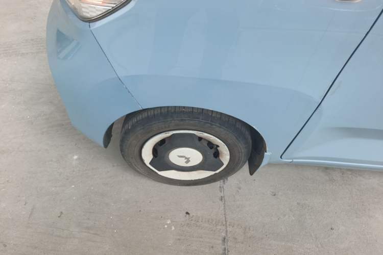 Used Wuling Hongguang MINIEV 2022 Easy Version Lithium Iron Phosphate Left Front Wheel Hub