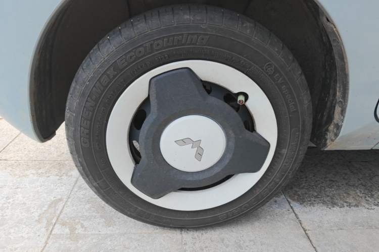 Used Wuling Hongguang MINIEV 2022 Easy Version Lithium Iron Phosphate Left Front Wheel Hub