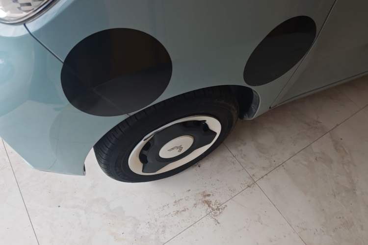 Used Wuling Hongguang MINIEV 2022 Zizai Version Lithium Iron Phosphate Left Front Wheel Hub