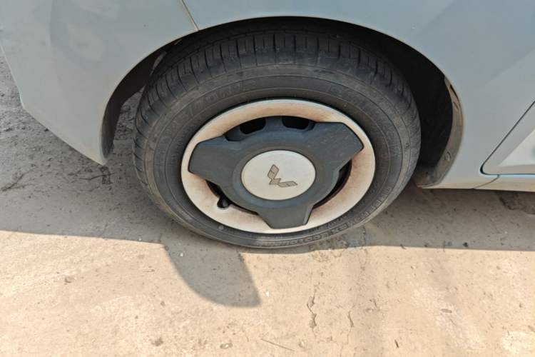 Used Wuling Hongguang MINIEV 2022 Enjoy Edition Lithium Iron Phosphate Left Front Wheel Hub