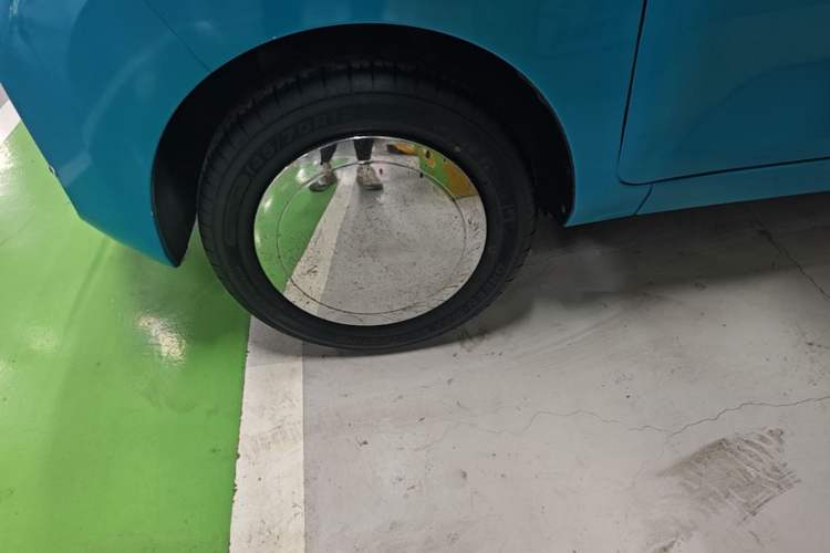Used Wuling Hongguang MINIEV 2022 Zizai Version Lithium Iron Phosphate Left Front Wheel Hub
