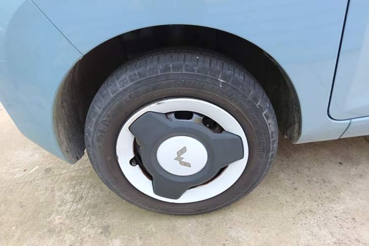 Used Wuling Hongguang MINIEV 2022 Easy Version Lithium Iron Phosphate Left Front Wheel Hub