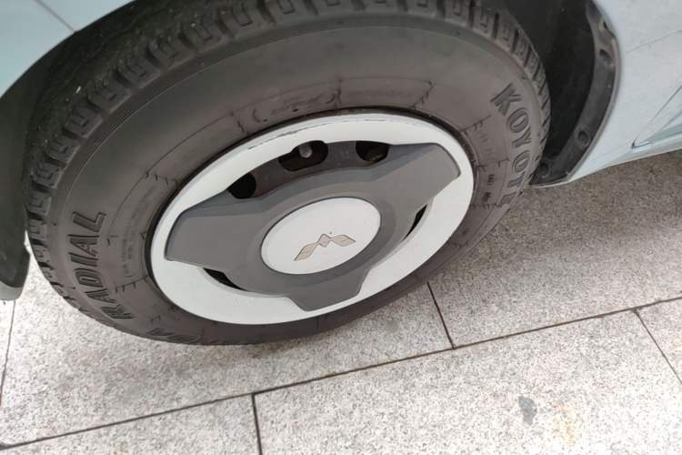 Used Wuling Hongguang MINIEV 2022 Easy Version Lithium Iron Phosphate Left Front Wheel Hub