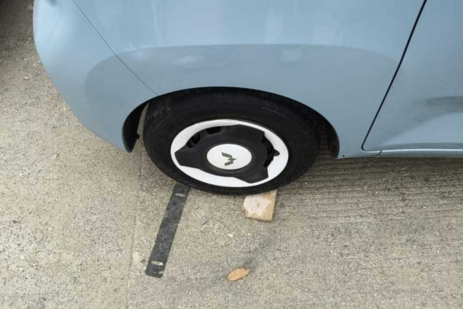 Used Wuling Hongguang MINIEV 2022 Enjoy Edition Lithium-Ion Battery Left Front Wheel Hub