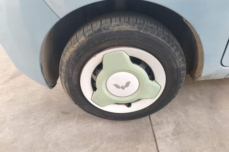 Used Wuling Hongguang MINIEV 2022 Easy Version Lithium Iron Phosphate Left Front Wheel Hub