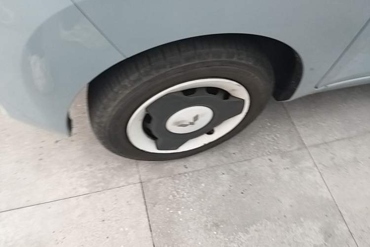 Used Wuling Hongguang MINIEV 2022 Easy Version Lithium Iron Phosphate Left Front Wheel Hub