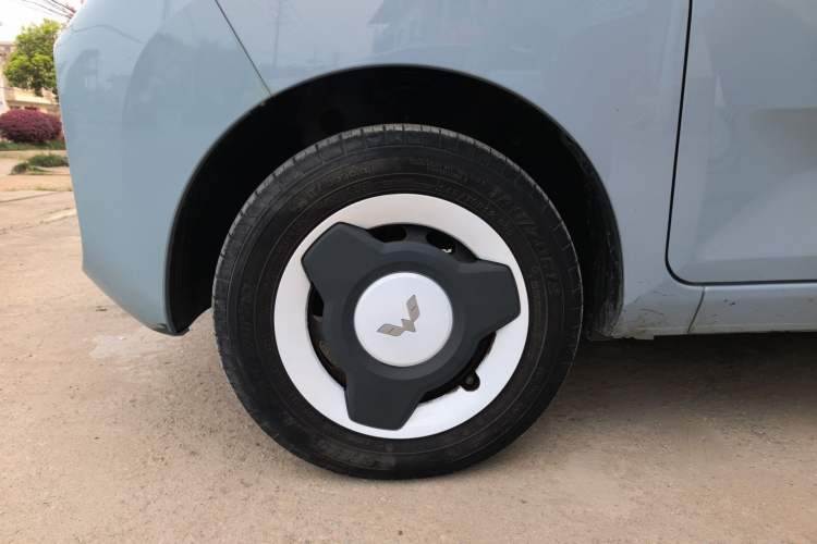 Used Wuling Hongguang MINIEV 2022 Macaron Premium Model – Lithium Iron Phosphate Left Front Wheel Hub