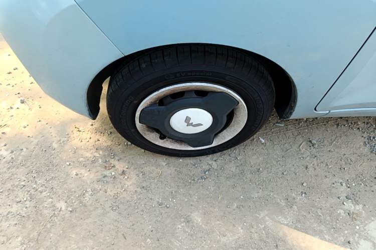 Used Wuling Hongguang MINIEV 2022 Zizai Version Lithium Iron Phosphate Left Front Wheel Hub