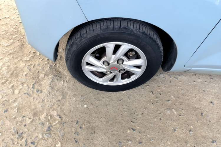 Used Wuling Hongguang MINIEV 2022 Enjoy Edition Lithium Iron Phosphate Left Front Wheel Hub