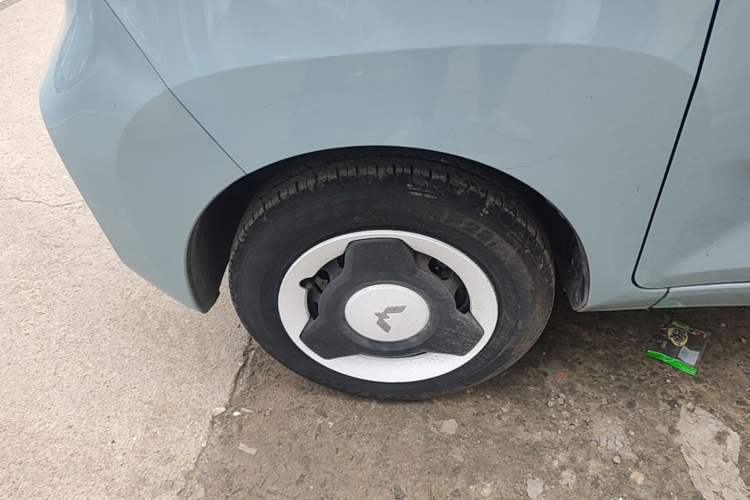 Used Wuling Hongguang MINIEV 2022 Easy Version Lithium-NMC Left Front Wheel Hub
