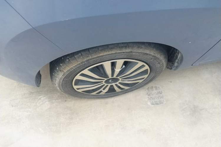 Used Wuling Hongguang MINIEV 2022 Enjoy Edition Lithium Iron Phosphate Left Front Wheel Hub