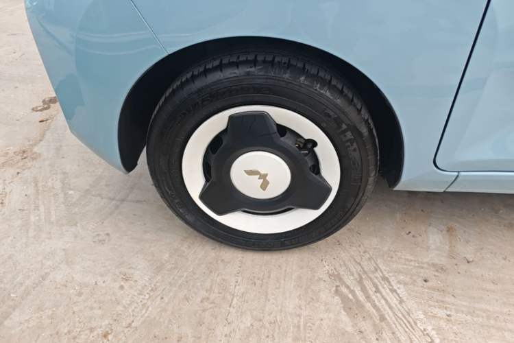 Used Wuling Hongguang MINIEV 2022 Enjoy Edition Lithium Iron Phosphate Left Front Wheel Hub