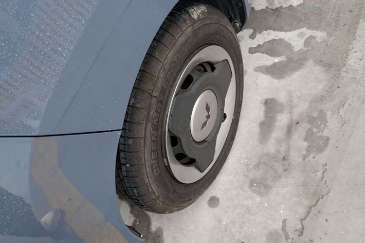 Used Wuling Hongguang MINIEV 2022 Macaron Premium Model – Lithium Iron Phosphate Left Front Wheel Hub