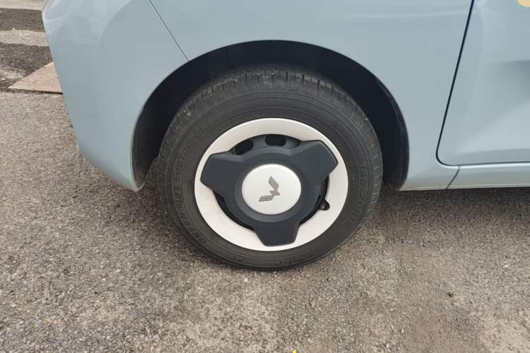 Used Wuling Hongguang MINIEV 2022 Easy Version Lithium-NMC Left Front Wheel Hub