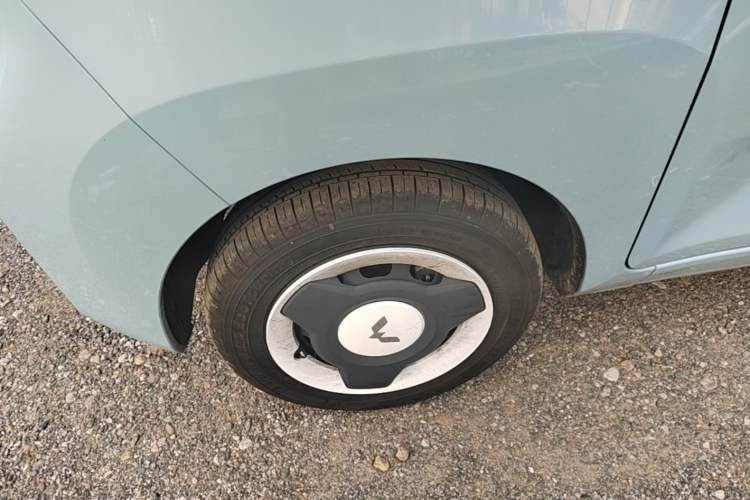 Used Wuling Hongguang MINIEV 2022 Enjoy Edition Lithium-Ion Battery Left Front Wheel Hub