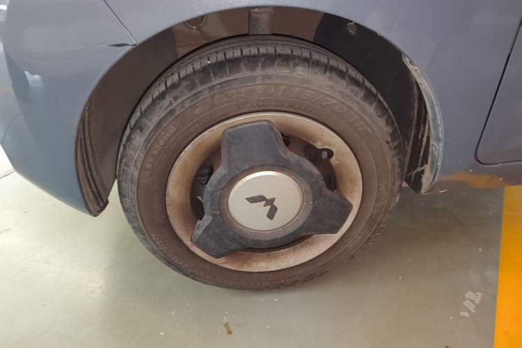 Used Wuling Hongguang MINIEV 2022 Macaron Premium Model – Lithium Iron Phosphate Left Front Wheel Hub