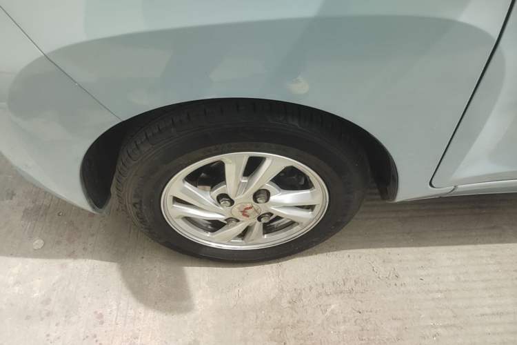 Used Wuling Hongguang MINIEV 2022 Enjoy Edition Lithium Iron Phosphate Left Front Wheel Hub
