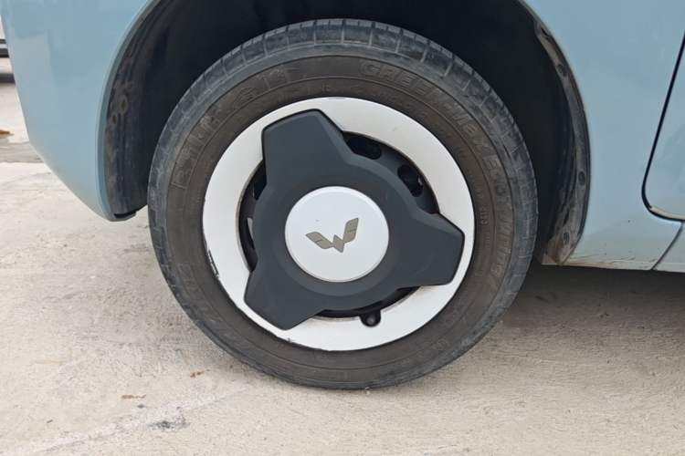 Used Wuling Hongguang MINIEV 2022 Easy Version Lithium Iron Phosphate Left Front Wheel Hub