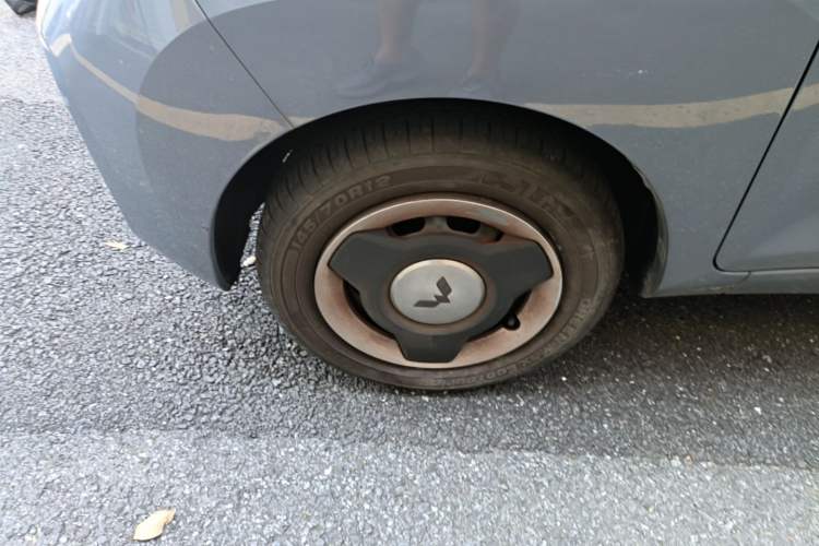 Used Wuling Hongguang MINIEV 2022 Macaron Premium Model – Lithium Ternary Battery Left Front Wheel Hub