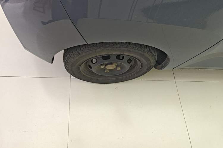 Used Wuling Hongguang MINIEV 2022 Macaron Fashion Edition Lithium-Nickel-Cobalt-Alpha-oxide Left Front Wheel Hub