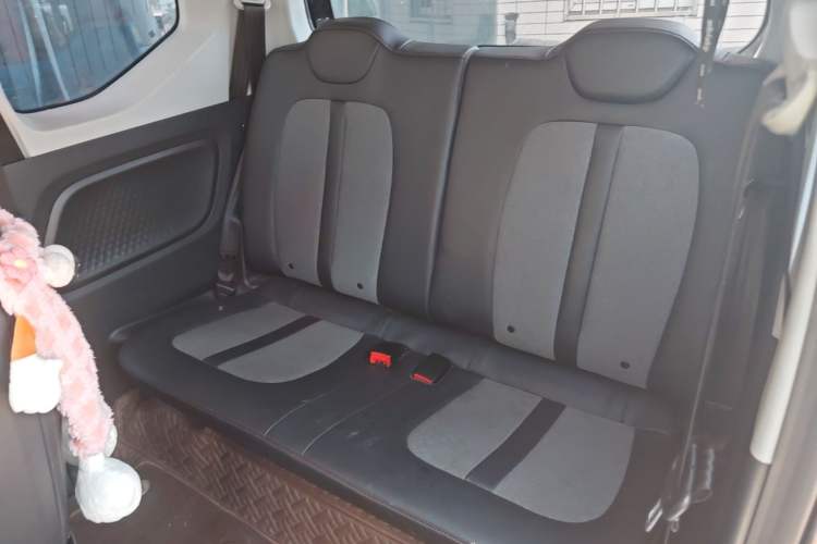 Used Wuling Hongguang MINIEV 2022 GAMEBOY 300km Enthusiast Model with Lithium Iron Phosphate Left Rear Seat