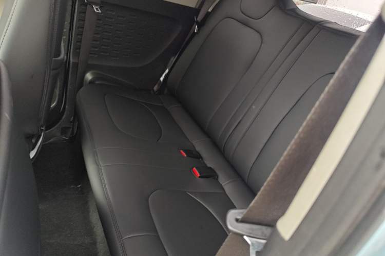 Used Wuling Hongguang MINIEV 2022 Zizai Version Lithium-NMC Left Rear Seat