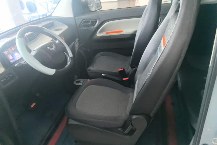 Used Wuling Hongguang MINIEV 2022 Zizai Version Lithium Iron Phosphate Left Rear Seat