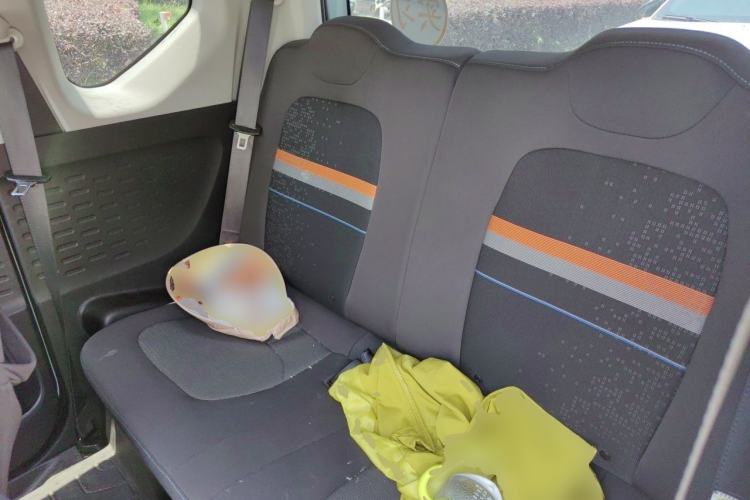 Used Wuling Hongguang MINIEV 2022 Macaron Fashion Model Lithium Iron Phosphate Left Rear Seat
