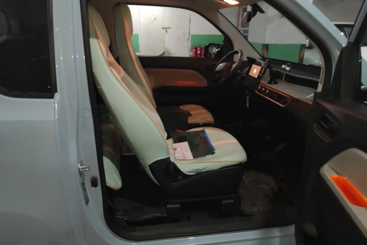 Used Wuling Hongguang MINIEV 2022 Zizai Version Lithium Iron Phosphate Left Rear Seat