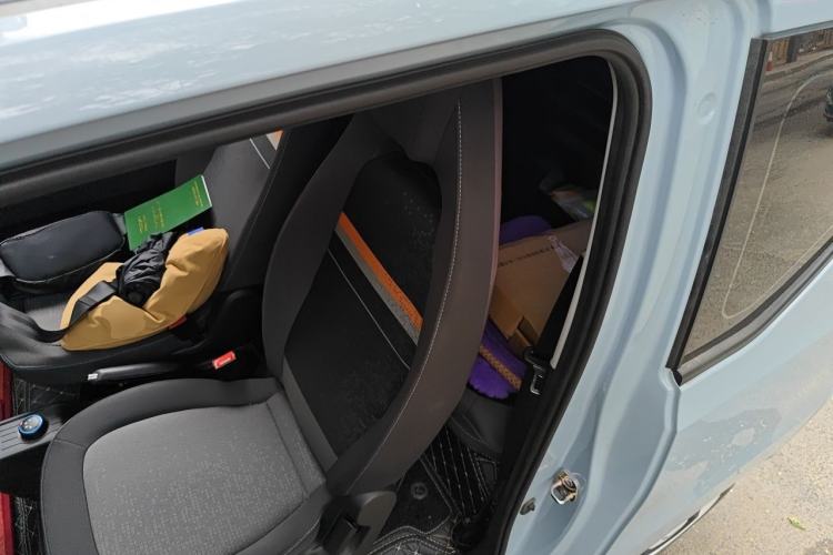 Used Wuling Hongguang MINIEV 2022 Macaron Fashion Model Lithium Iron Phosphate Left Rear Seat