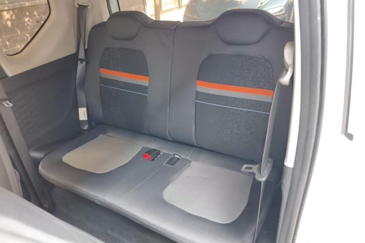 Used Wuling Hongguang MINIEV 2022 Zizai Version Lithium Iron Phosphate Left Rear Seat