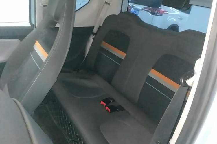 Used Wuling Hongguang MINIEV 2022 Macaron Fashion Model Lithium Iron Phosphate Left Rear Seat