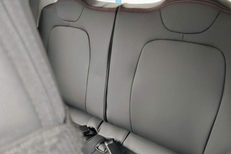 Used Wuling Hongguang MINIEV 2022 Zizai Version Lithium Iron Phosphate Left Rear Seat