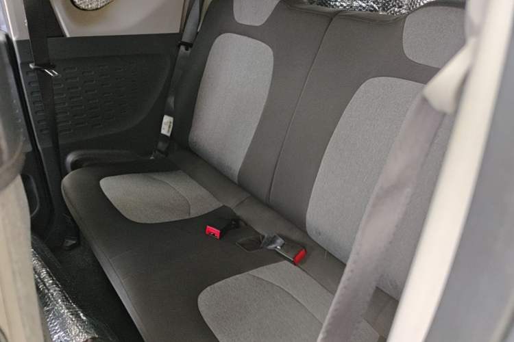Used Wuling Hongguang MINIEV 2022 Macaron Fashion Edition Lithium-Nickel-Cobalt-Alpha-oxide Left Rear Seat