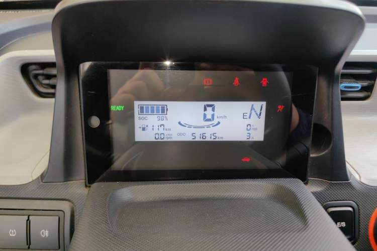 Used Wuling Hongguang MINIEV 2022 Easy Version Lithium Iron Phosphate Odometer Close Up
