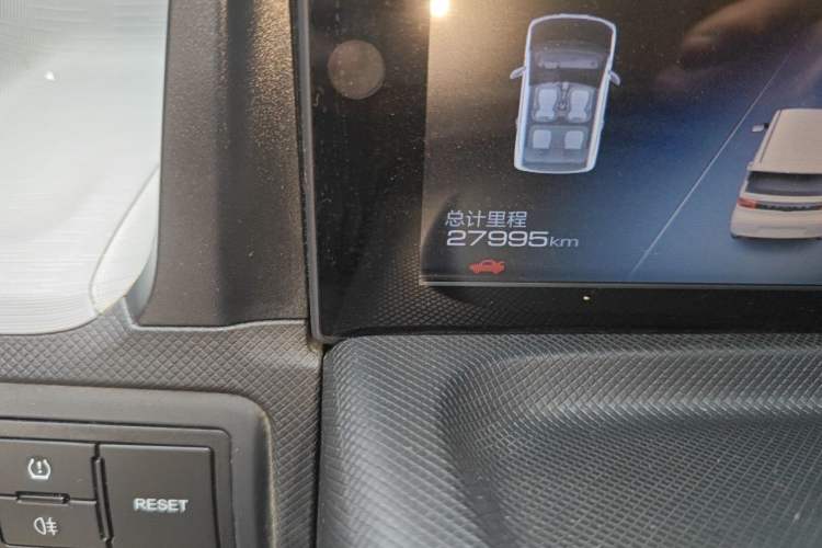 Used Wuling Hongguang MINIEV 2022 Macaron Premium Model – Lithium Ternary Battery Odometer Close Up