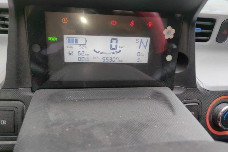 Used Wuling Hongguang MINIEV 2022 Easy Version Lithium Iron Phosphate Odometer Close Up