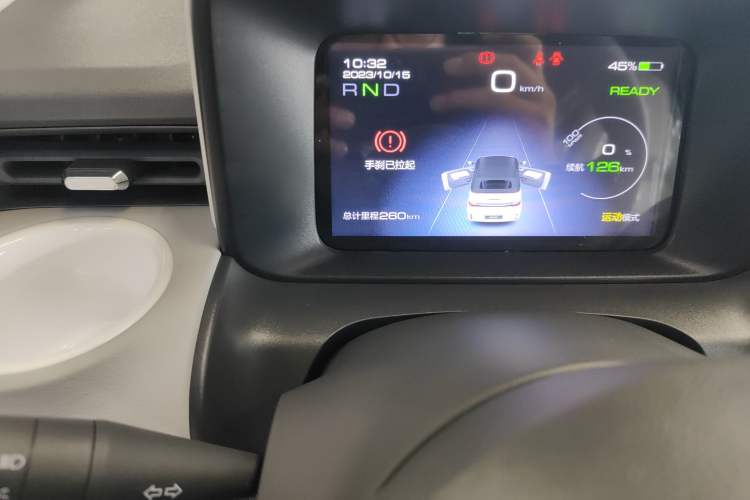 Used Wuling Hongguang MINIEV 2022 Convertible Model Odometer Close Up