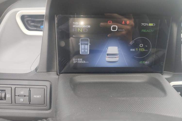 Used Wuling Hongguang MINIEV 2022 Enjoy Edition Lithium-Ion Battery Odometer Close Up
