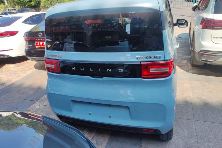 Used Wuling Hongguang MINIEV 2022 Macaron Fashion Model Lithium Iron Phosphate Rear
