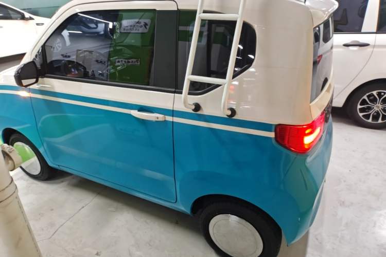 Used Wuling Hongguang MINIEV 2022 Zizai Version Lithium Iron Phosphate Rear Left 45 Deg