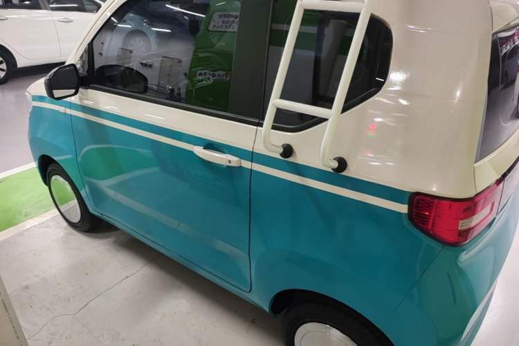 Used Wuling Hongguang MINIEV 2022 Zizai Version Lithium Iron Phosphate Rear Left 45 Deg