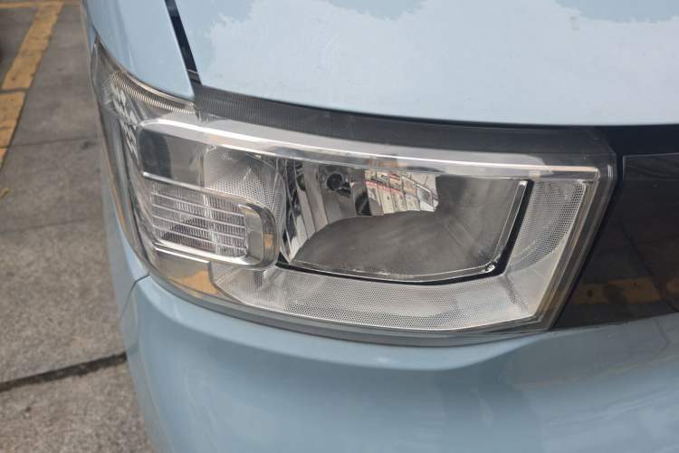 Used Wuling Hongguang MINIEV 2022 Zizai Version Lithium Iron Phosphate Right Front Headlight