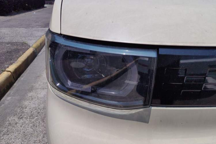 Used Wuling Hongguang MINIEV 2022 Macaron Fashion Model Lithium Iron Phosphate Right Front Headlight