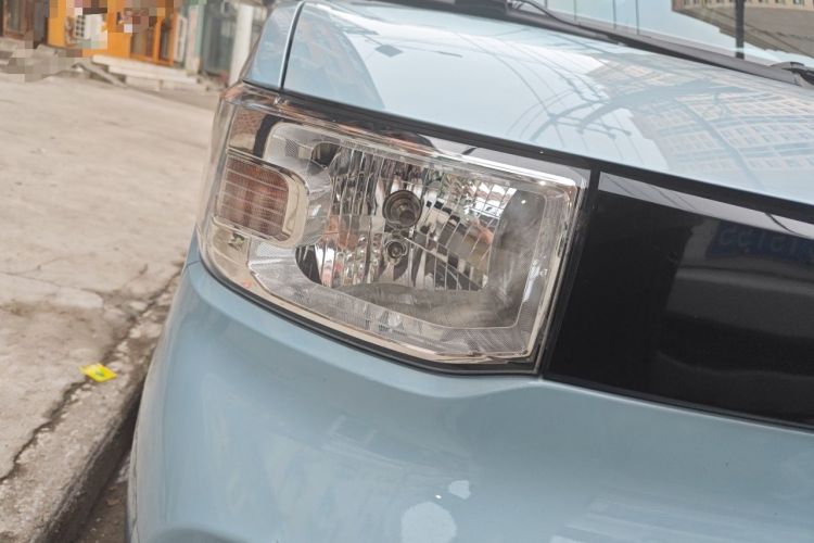 Used Wuling Hongguang MINIEV 2022 Macaron Premium Model – Lithium Ternary Battery Right Front Headlight