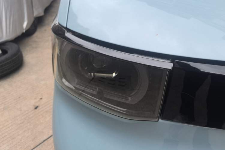 Used Wuling Hongguang MINIEV 2022 Macaron Fashion Edition Lithium-Nickel-Cobalt-Alpha-oxide Right Front Headlight